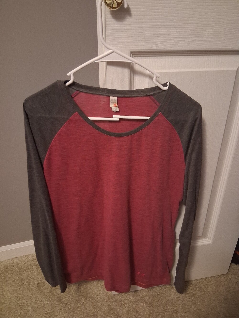 Women's Under Armour long sleeve shirt